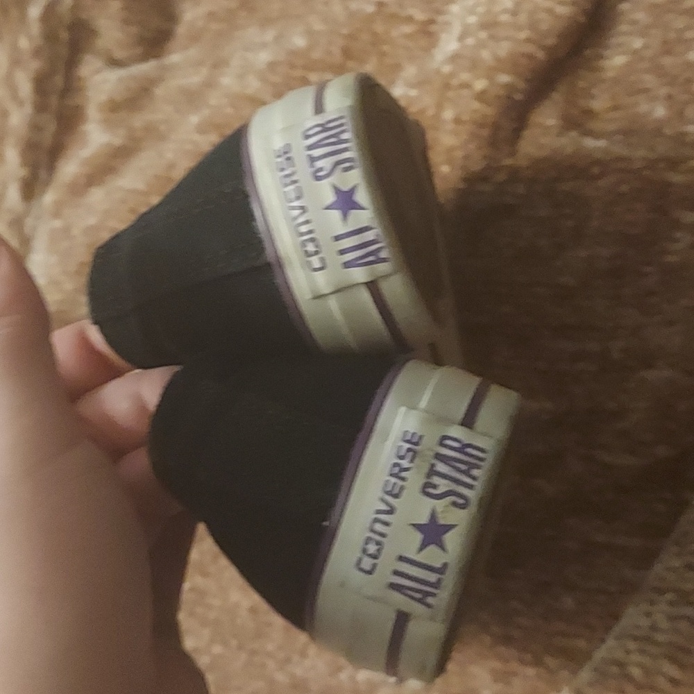 Black Low Top Converse - Picture 2 of 12